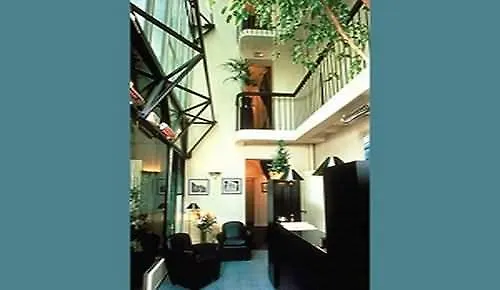 Archetype Etoile 3* Париж